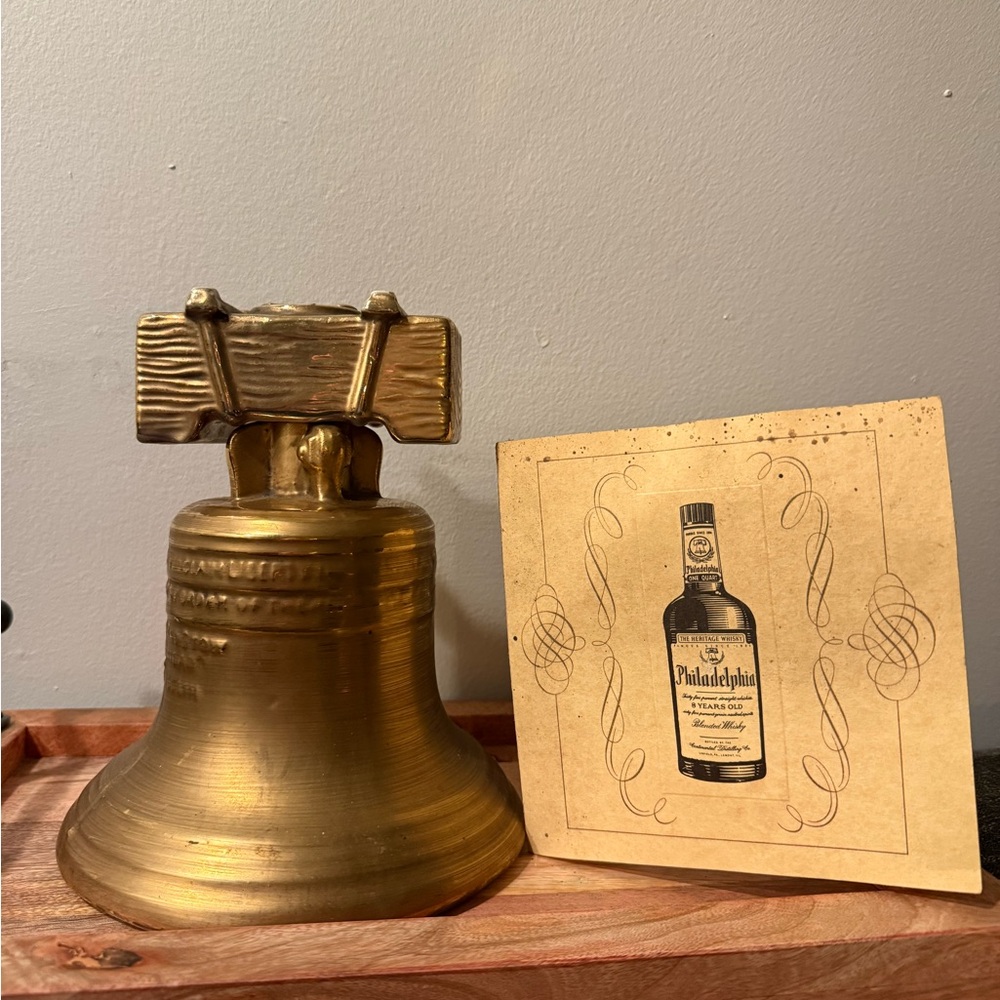 Philadelphia 1976 Bicentennial Liberty Bell Gold Heritage Whiskey empty bottle